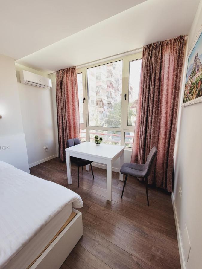 Nuestra Casa * Tirana